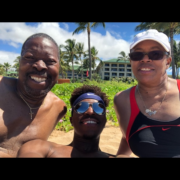 Karen Oliver-maxwell - Poshmark Profile Picture of Karen Oliver-maxwell (@frankmm77) on Poshmark