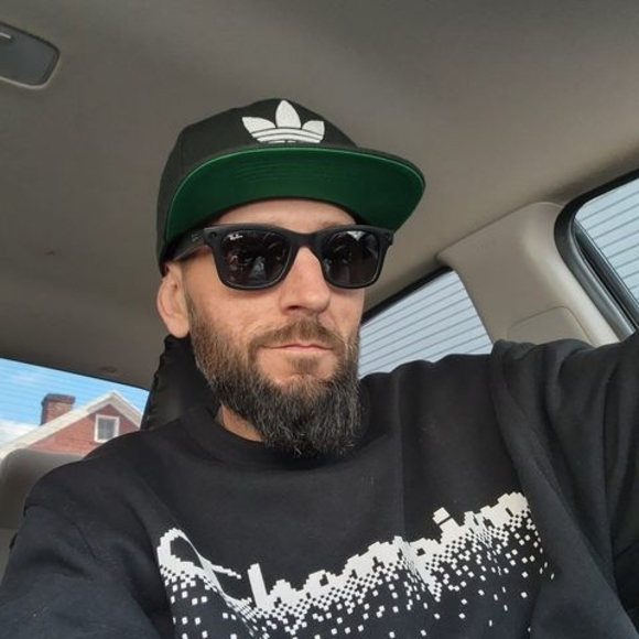 Profile Picture of Michael Dobbins (@mdobbins412) on Poshmark