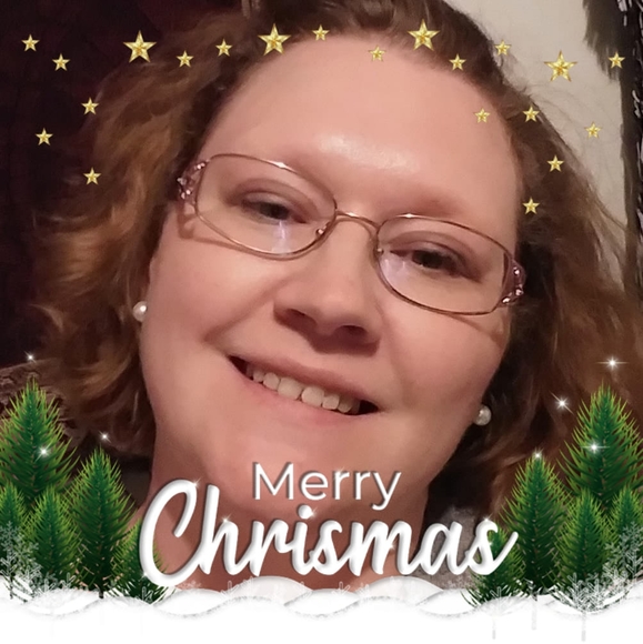 Profile Picture of Renee Saunders (@mommaoffive01) on Poshmark