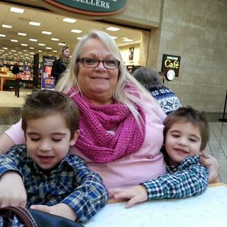 Profile Picture of Gretchen Posh (Gretchen Hook) (@gretchen.posh) on Facebook