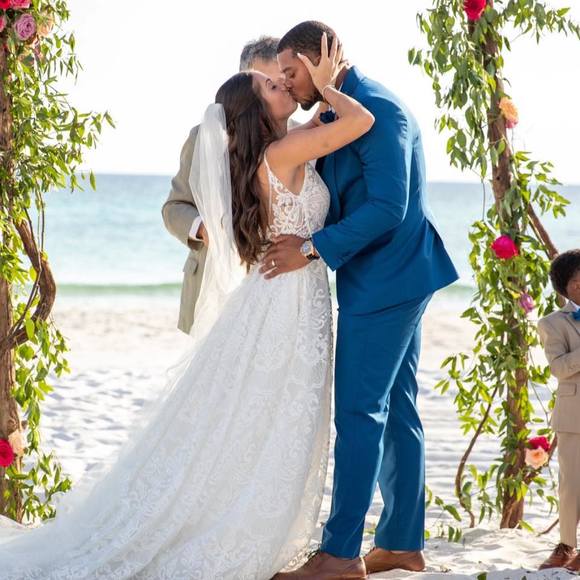 Profile Picture of Jillian Ceglio (@jillianmacie) on Poshmark