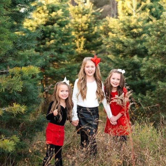 Profile Picture of Jessica Smolinsky (@j_smolinsky) on Poshmark