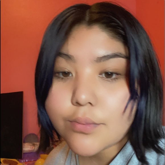 Profile Picture of Maria Begay (@mbagay211) on Poshmark