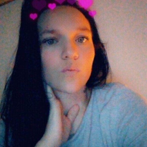 Profile Picture of Melinda Klinger (@klingerfamily) on Poshmark