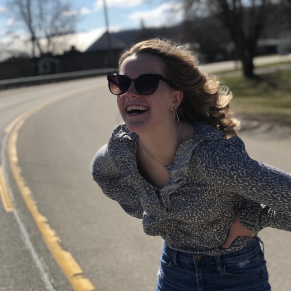 Profile Picture of Maggie Muehlenkamp (@maggsm18) on Poshmark