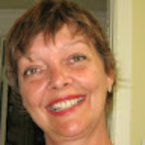 Profile Picture of Lyne Carbonneau (@carbolyne) on Poshmark