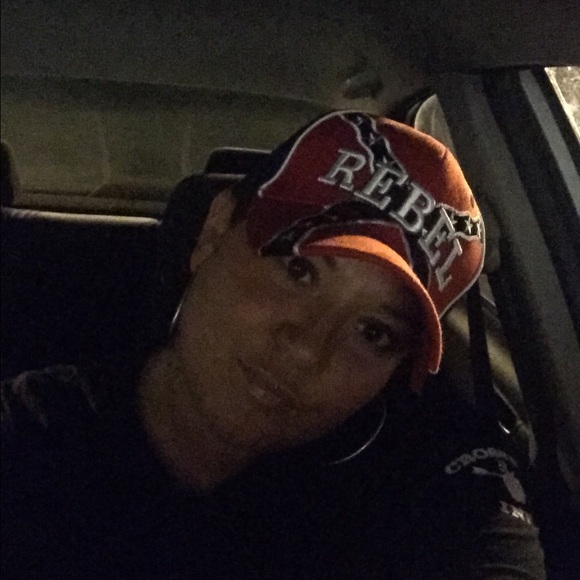 Profile Picture of Maria Mcclard (@mely1979) on Poshmark