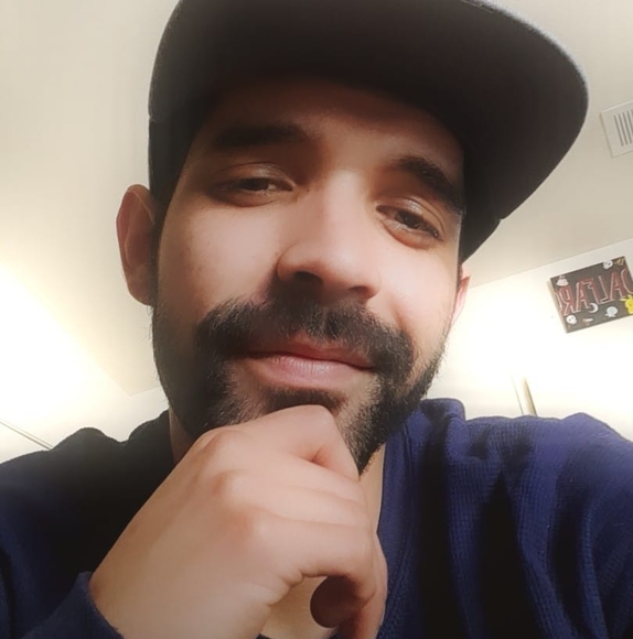 Profile Picture of Isaac Alfaro (@di3aliv3) on Poshmark