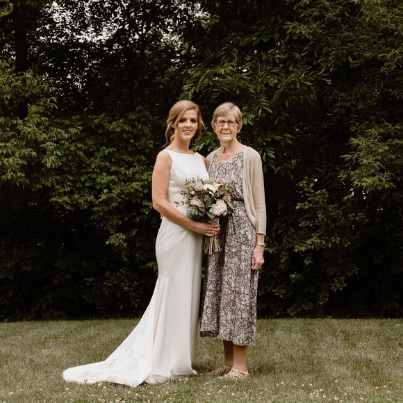 Profile Picture of Hannah Maertens (@harrishan2800) on Poshmark