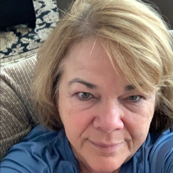 Profile Picture of Connie Barnes (@clb4921) on Poshmark