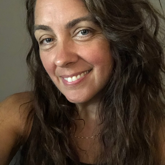 Profile Picture of Sara Brazis (@beautiful7soul) on Poshmark
