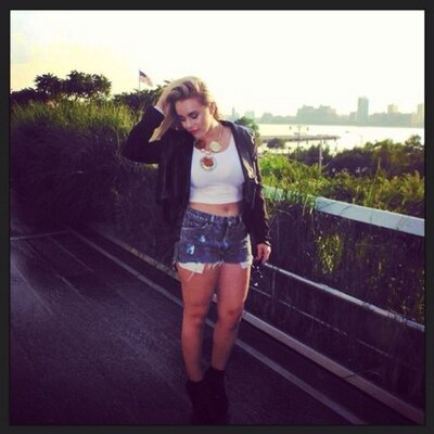 Profile Picture of Kelly McFarland (@Kellybellymc) on Twitter