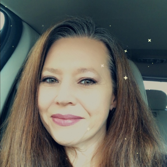 Profile Picture of Lisa Clark munroe (@lisaclark601) on Poshmark