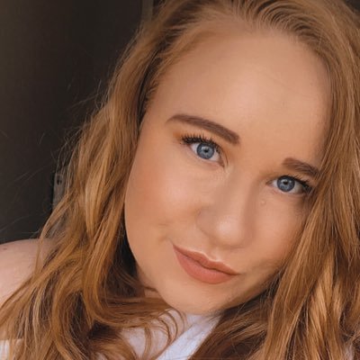 Profile Picture of Holly ✩☽ (@Holly_Mitch) on Twitter