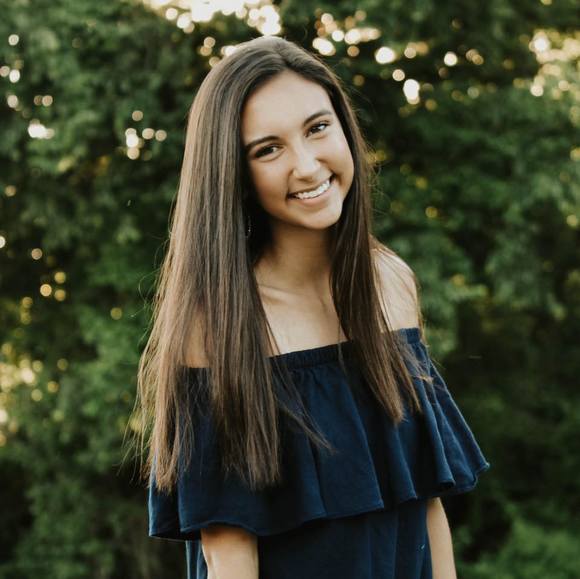 Profile Picture of Isabelle Wright (@isabelle_wright) on Poshmark