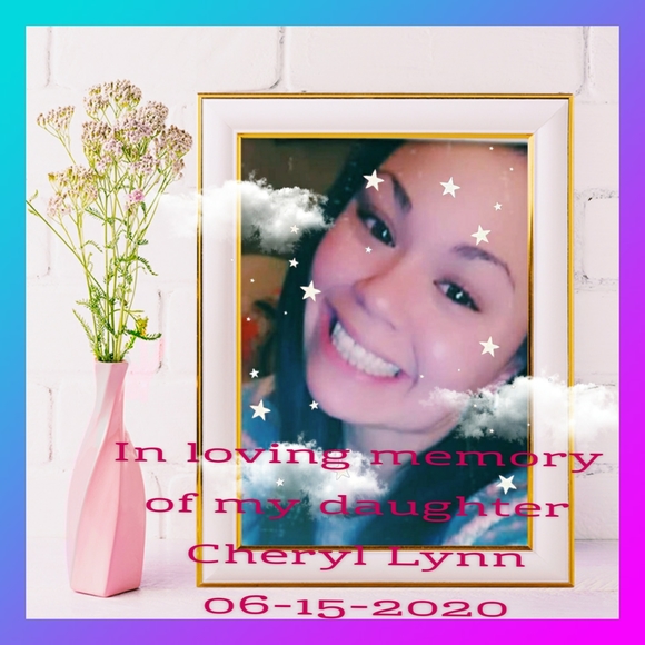 Profile Picture of Theresa Fow (@tbfow) on Poshmark