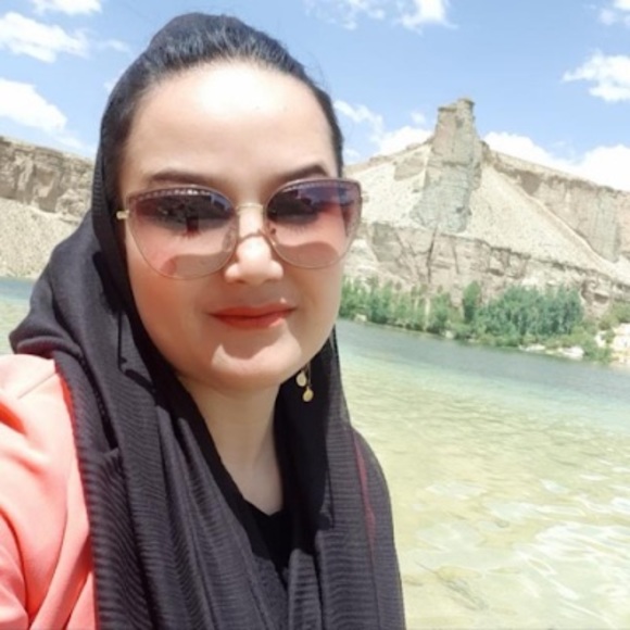 Profile Picture of Fatima Afzali (@afzalifatima33) on Poshmark