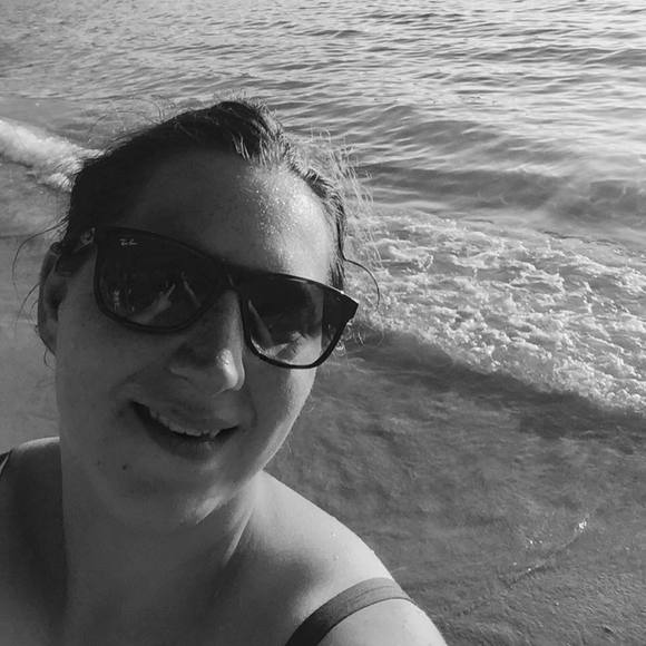 Profile Picture of Sandra petra Marrone (@sandrapetra84) on Poshmark