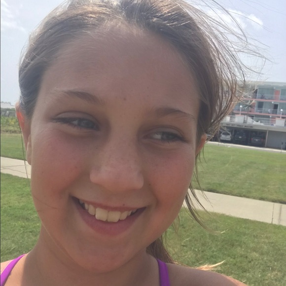 Profile Picture of Stacey Sarcona (@stacey131311111) on Poshmark