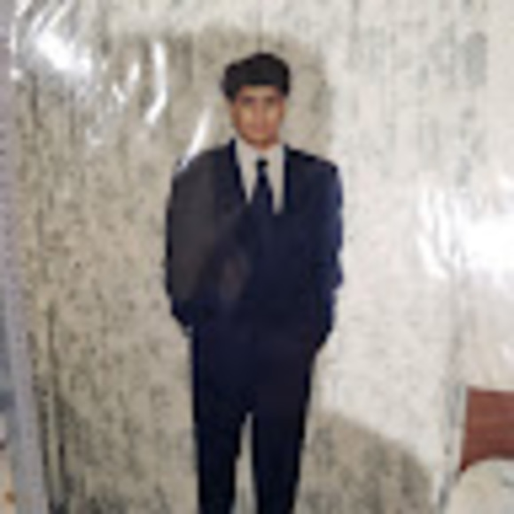 Profile Picture of Qutub Ali (@qutubali2) on Poshmark