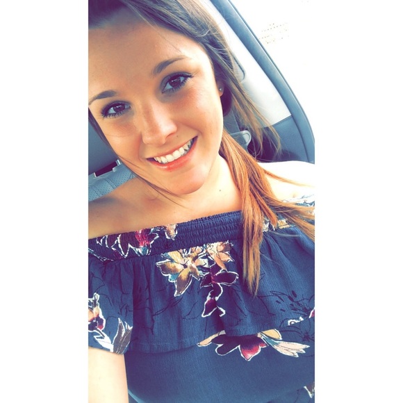 Profile Picture of Kendall Hendrix (@kendallhendrix) on Poshmark
