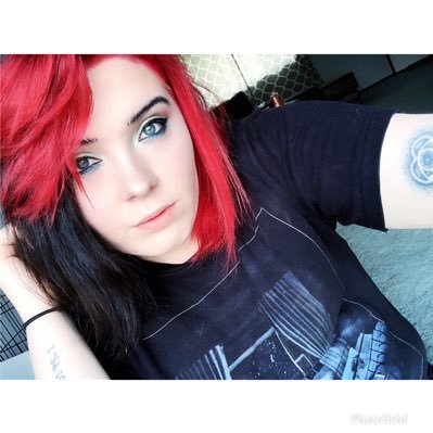 Profile Picture of Christina Fletcher (@Pop_Punk_Trash) on Twitter