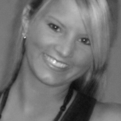 Profile Picture of Jaclyn (@JaclynSanders) on Twitter