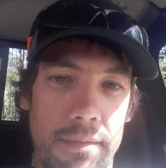 Profile Picture of James Frye (@jamesfrye651) on Poshmark