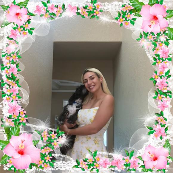 Profile Picture of Danielle Rivers (@mamastoned) on Poshmark