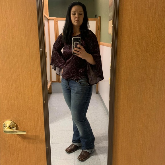 Profile Picture of Josette Nebeker (@josettenebeker) on Poshmark