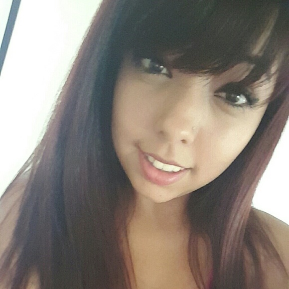 Profile Picture of Destiny Gonzales (@destinyhope4) on Poshmark