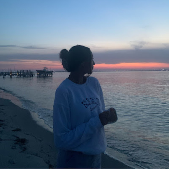 Profile Picture of Tamara Cooper (@tamaracooper641) on Poshmark