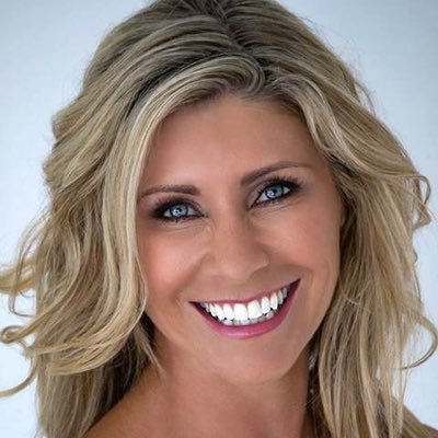 Profile Picture of Karen Teague (@karentpresenter) on Twitter