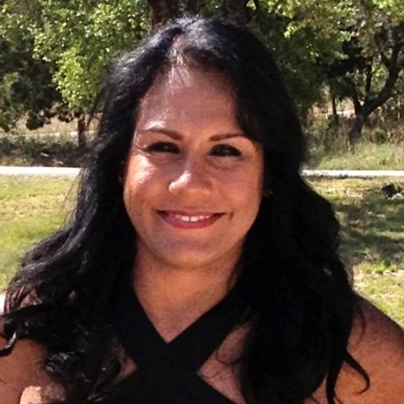 Profile Picture of Lorena Mccaffety (@lorenamccaffety) on Poshmark