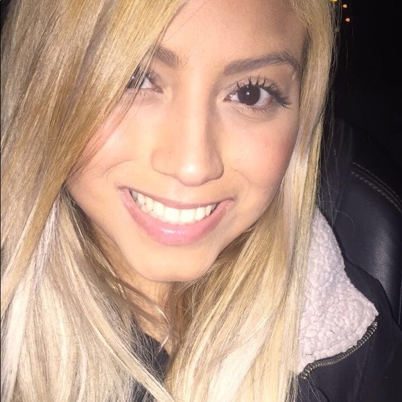 Profile Picture of Bianca Palacios (@biapal) on Poshmark