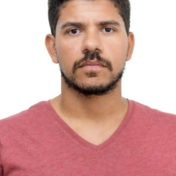 Profile Picture of James Born (@rs6803002) on Poshmark