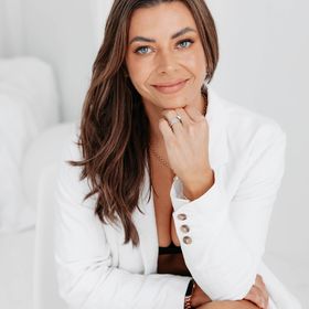 Profile Picture of Elise Danielle | Mindset & Business Coach (@elise_danielle) on Pinterest