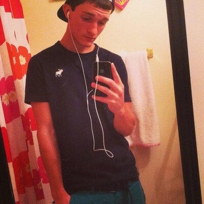 Profile Picture of Aaron Tuttle (@aarontuttle02) on Twitter