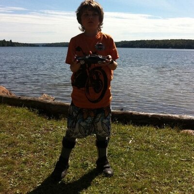 Profile Picture of Shawn Blais (@fightduchenedad) on Twitter
