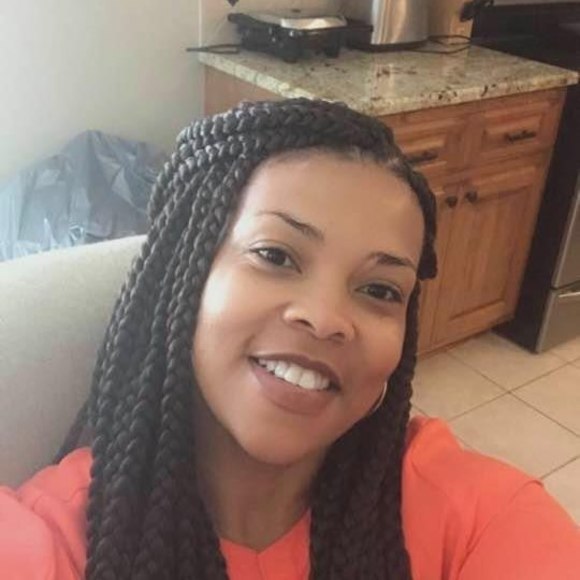 Tamara Deggs - Poshmark Profile Picture of Tamara Deggs (@deggst) on Poshmark