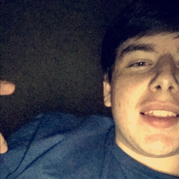 Profile Picture of Dillon Holt (@dlow17) on Poshmark