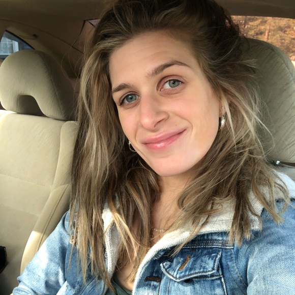 Profile Picture of Kristin Nazzaro (@kristin_nic) on Poshmark