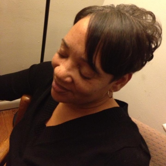 Profile Picture of Wilma Hammock (@poohmomma) on Poshmark