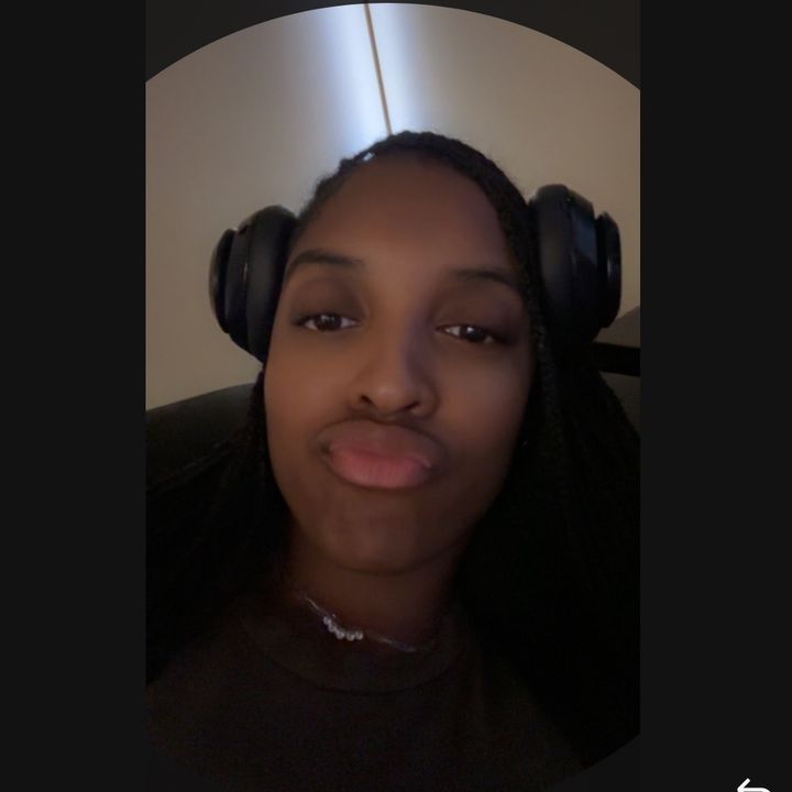 dee🎲 - Tiktok Profile Picture of dee🎲 (@dionnelong6) on Tiktok