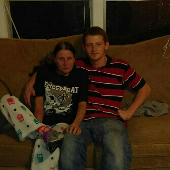 Profile Picture of Kimmie Lund (@imissumom) on Poshmark