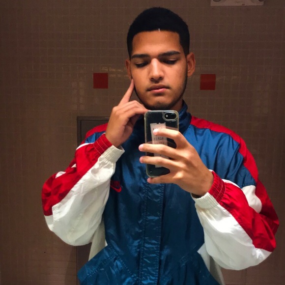 Profile Picture of George Martinez (@gmartinez9320) on Poshmark