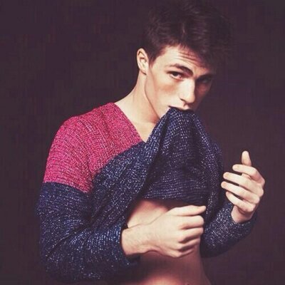 Profile Picture of Alex Helbig (@AlexHalfblood) on Twitter