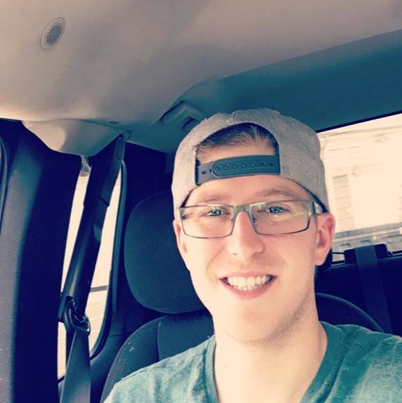 Profile Picture of Alex Bekkering (@abekkering) on Poshmark