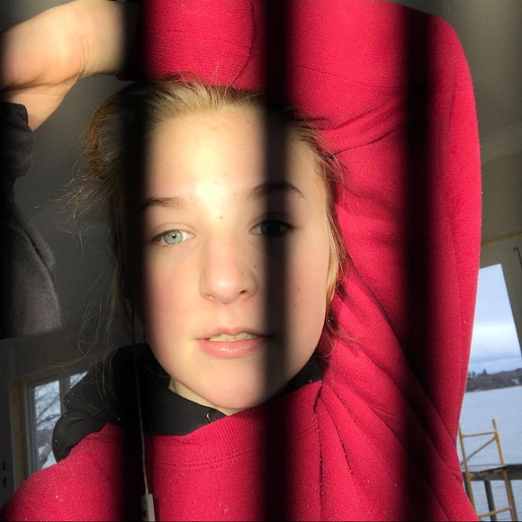 Profile Picture of Michaela Gadzinski (@micsclosett) on Poshmark