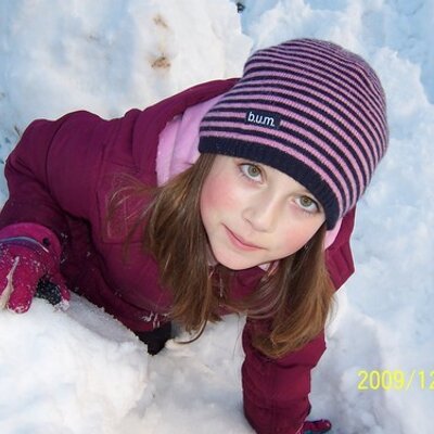 Profile Picture of Annie Keating (@SUPERSMILIE101) on Twitter